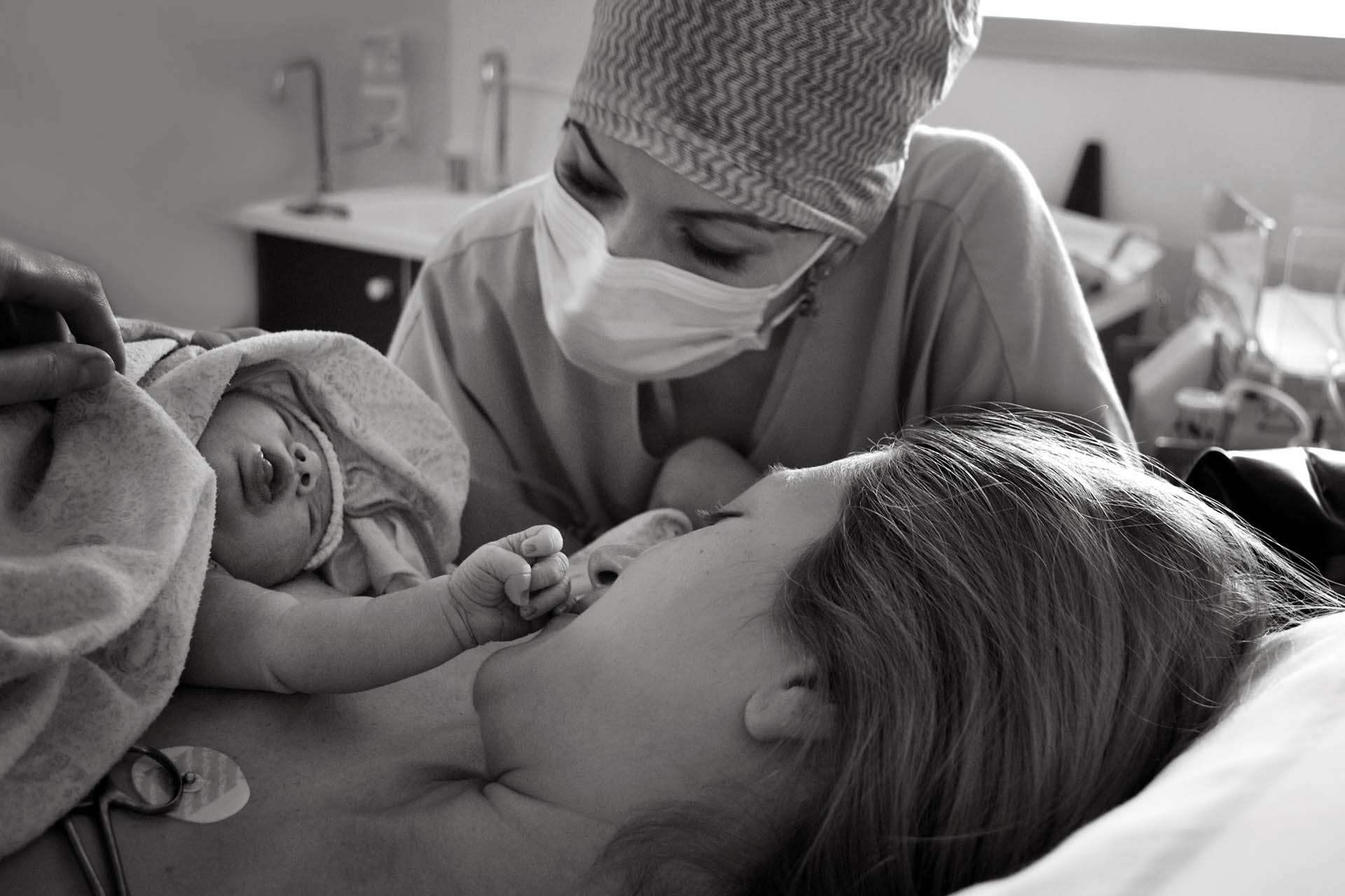 why-going-to-a-physical-therapist-after-child-birthing-should-be-your-next-move