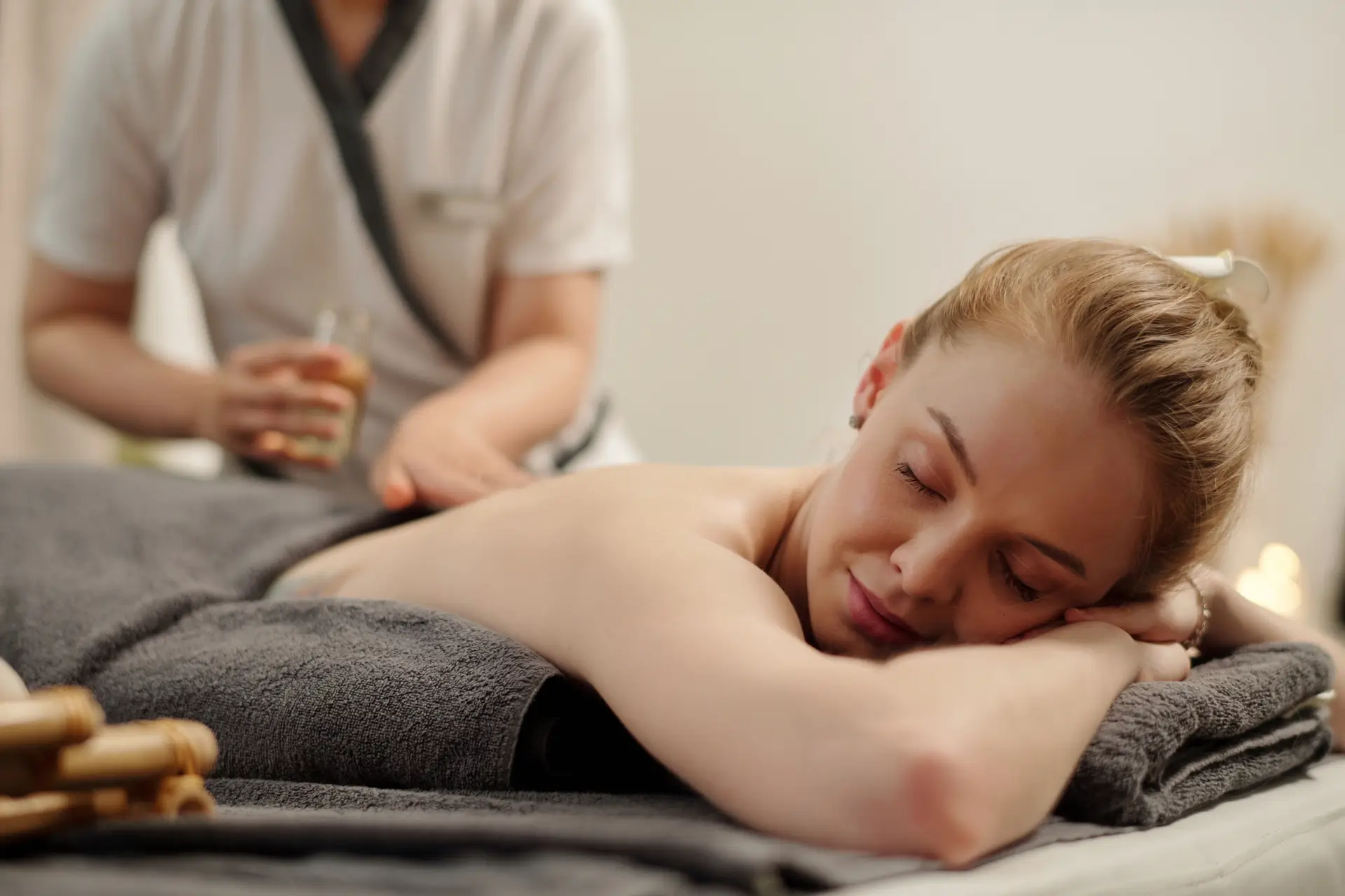 Read More About The Article Why Swedish Relaxation Massage Should Be Your Go-To Stress Buster?